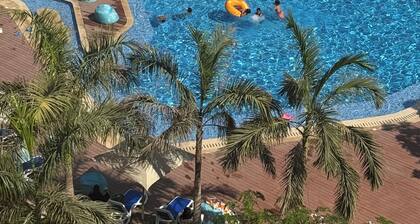 Ninety Avenue Hotel Apartment Family
3-bedroom -3 bathroom , WiFi,Kitchen,Pool.