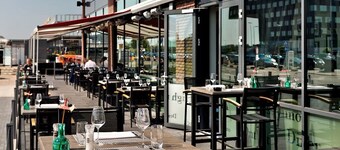 Clean, Modern Rooms with Easy City & Airport Connections! Onsite Dining
