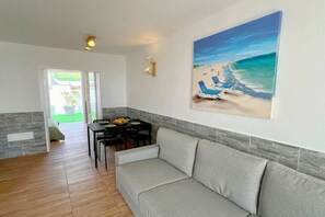 Smart TV, books - Bungalow with sea view (Caleta de Fuste)