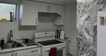 Private bedroom (2) in shared suit