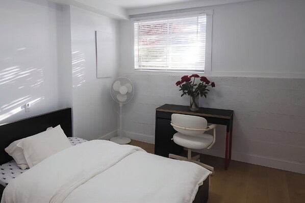 1 habitación, tabla de planchar con plancha, wifi y ropa de cama 