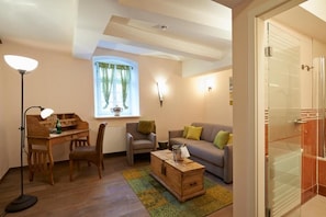 Hypo-allergenic bedding, down duvets, pillow-top beds, minibar