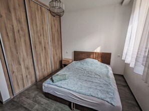 2 bedrooms, Internet, bed sheets