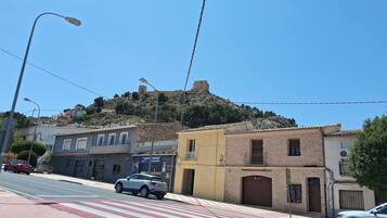 Nhà, 3 phòng ngủ, hút thuốc, sân hiên | Ngoại thất