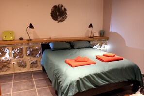 3 soverom, strykejern/-brett, wi-fi (inkludert) og sengetøy