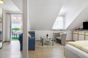 1 bedroom, free WiFi, bed sheets - Apartment 'Kasperczak' with Shared Garden, Balcony and Wi-Fi (Uhldingen-Mühlhofen)