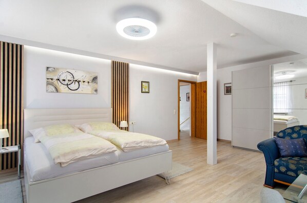 1 bedroom, free WiFi, bed sheets