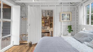 2 makuuhuonetta, silitysrauta/-lauta, Wi-Fi, vuodevaatteet