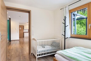 2 makuuhuonetta, ilmainen Wi-Fi, vuodevaatteet, pääsy pyörätuolilla