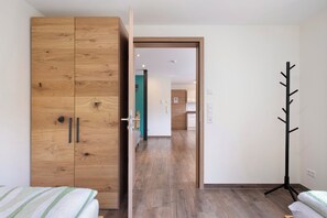 2 bedrooms, free WiFi, bed sheets, wheelchair access