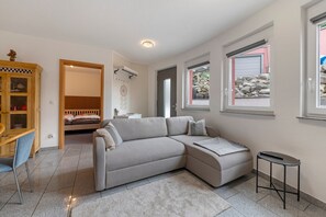 TV - Apartment 'In Der Vulkan-Eifel' with Wi-Fi (Mendig)