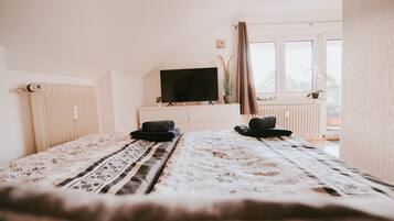 3 bedrooms, free WiFi, bed sheets