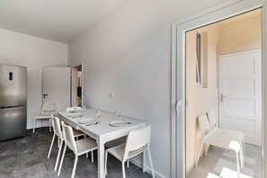 Dining - Holiday Apartment '1st Floor Left' with Balcony and Wi-Fi (Pforzheim)