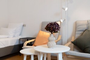 3 bedrooms, iron/ironing board, free WiFi, bed sheets - Apartment '2nd Floor Left' with Wi-Fi (Pforzheim)