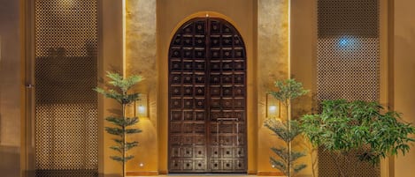 Entrada al alojamiento