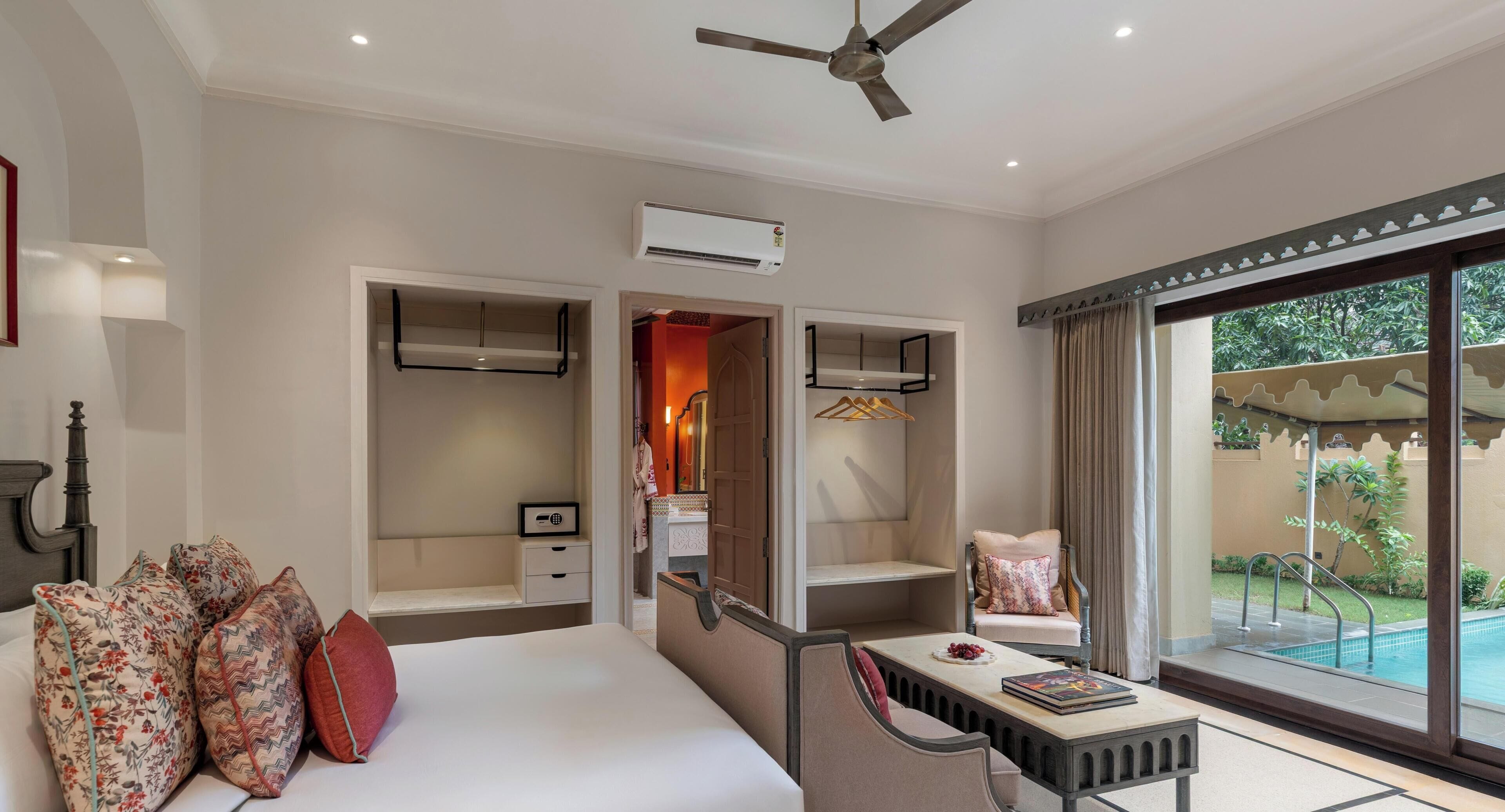 Luxury Suite | Individually furnished, desk, laptop workspace, free WiFi