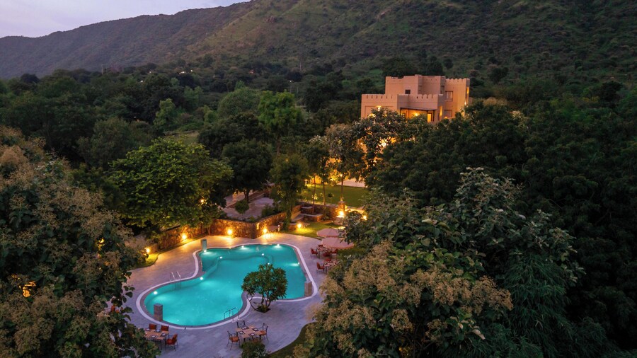 DEV BAGH LUXURIOUS PRIVATE SUITES