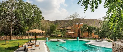 Indoor pool, outdoor pool