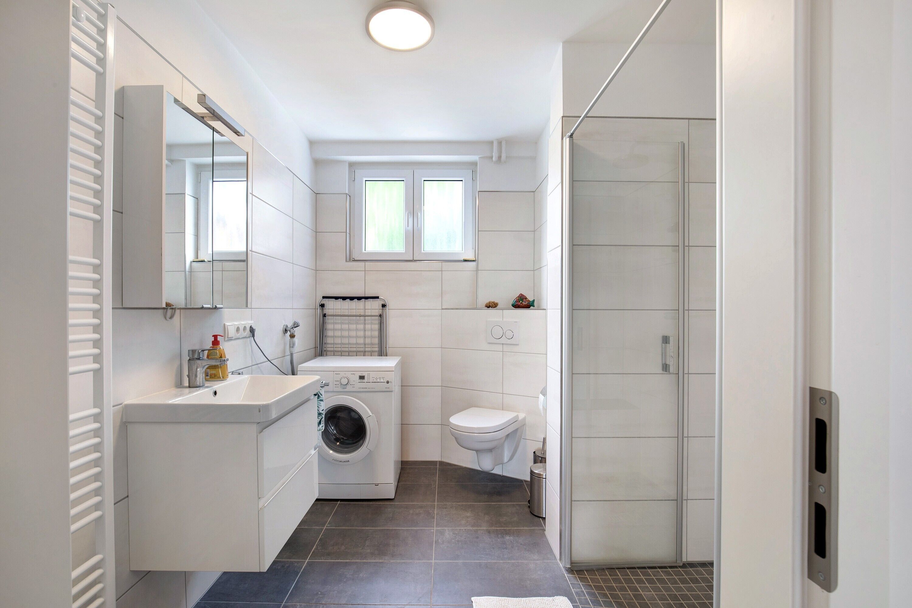 Shower, towels