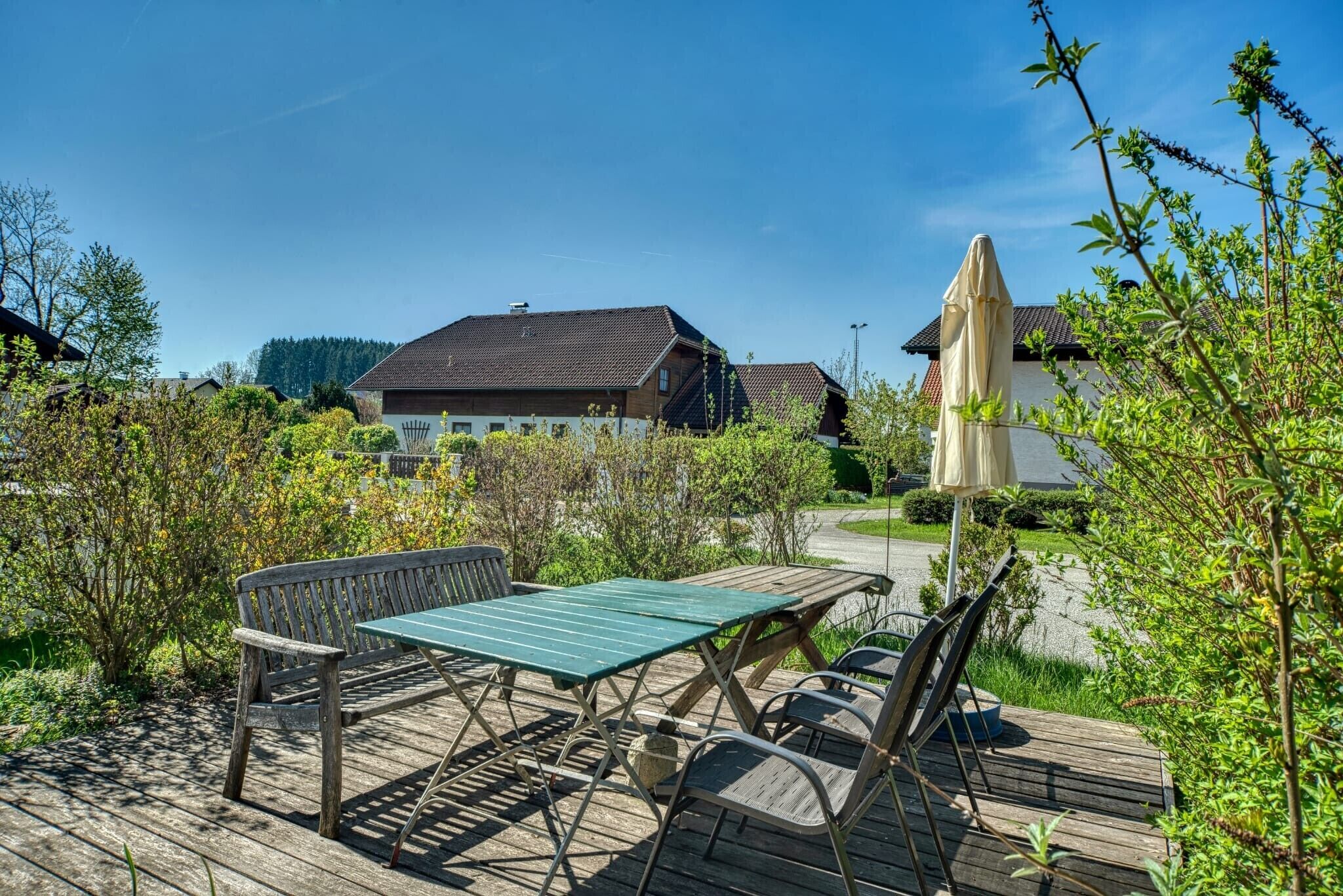 屋外ダイニングエリア