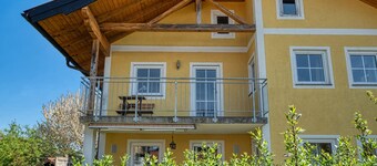Apartment 'Reichl' with Balcony and Wi-Fi