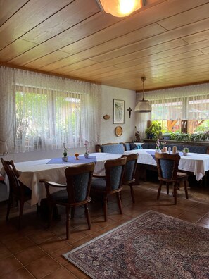 تناول  الطعام