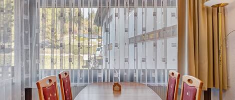 تناول الطعام