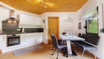 Kühlschrank, Ofen, Herdplatte, Geschirrspüler