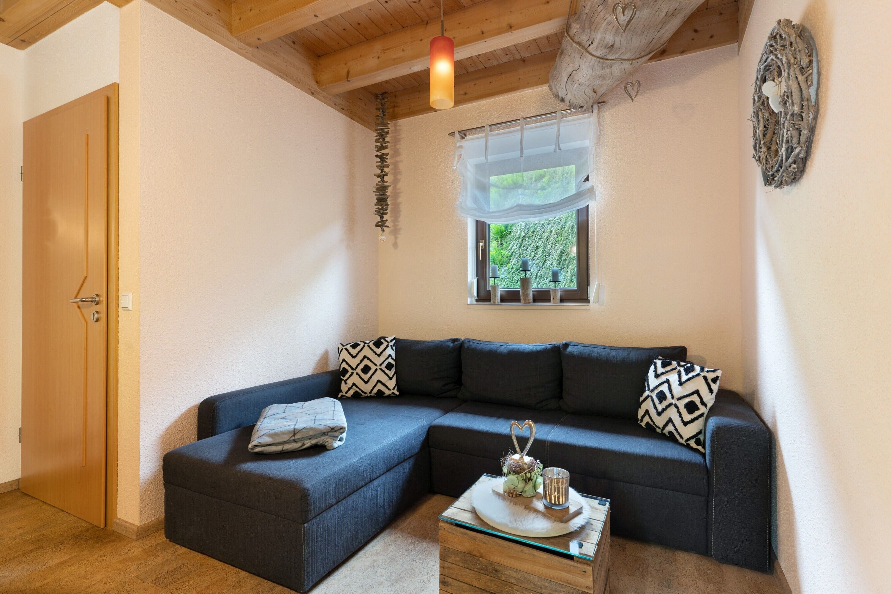 Fernseher, Tischtennisplatte