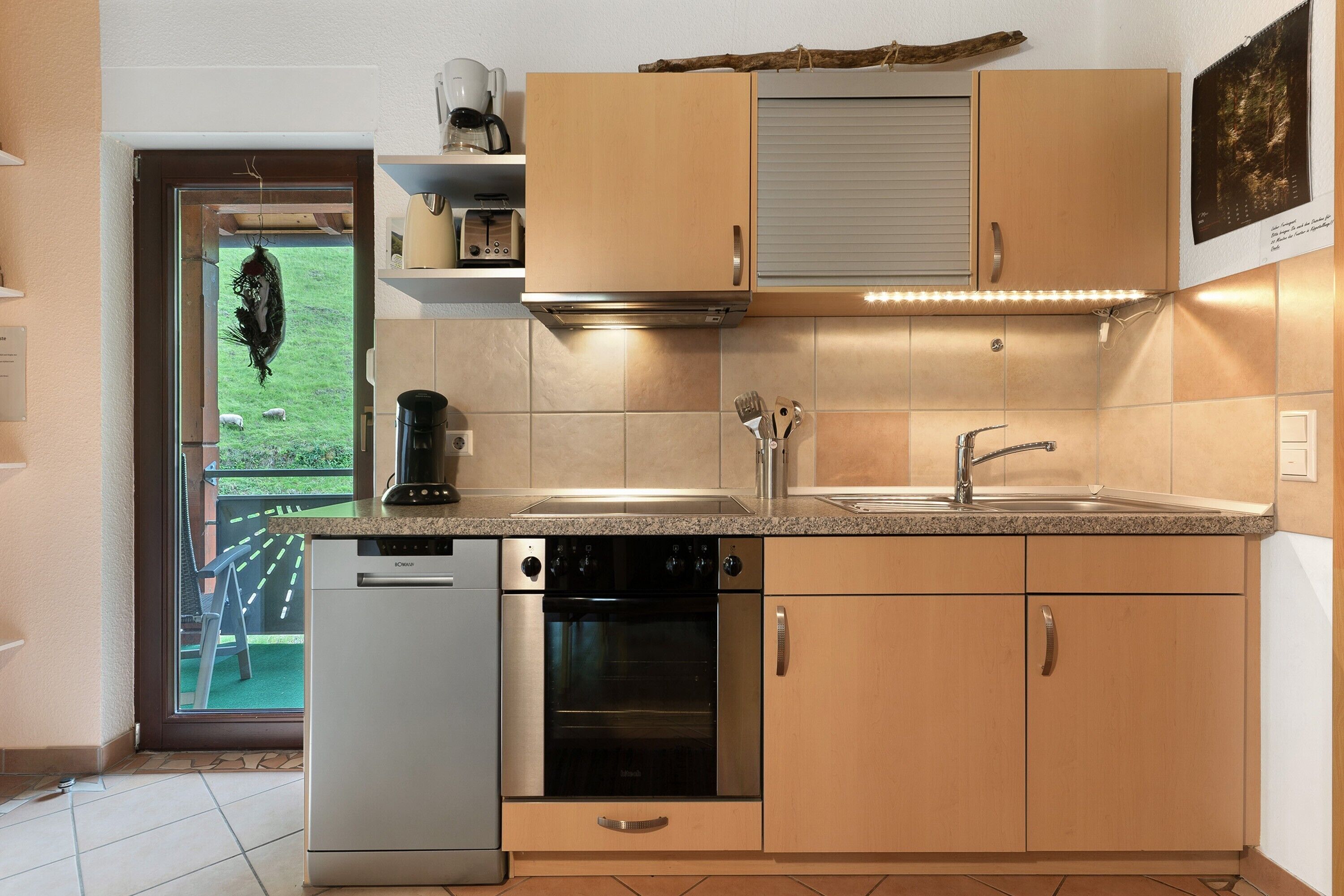 Kühlschrank, Ofen, Herdplatte, Geschirrspüler