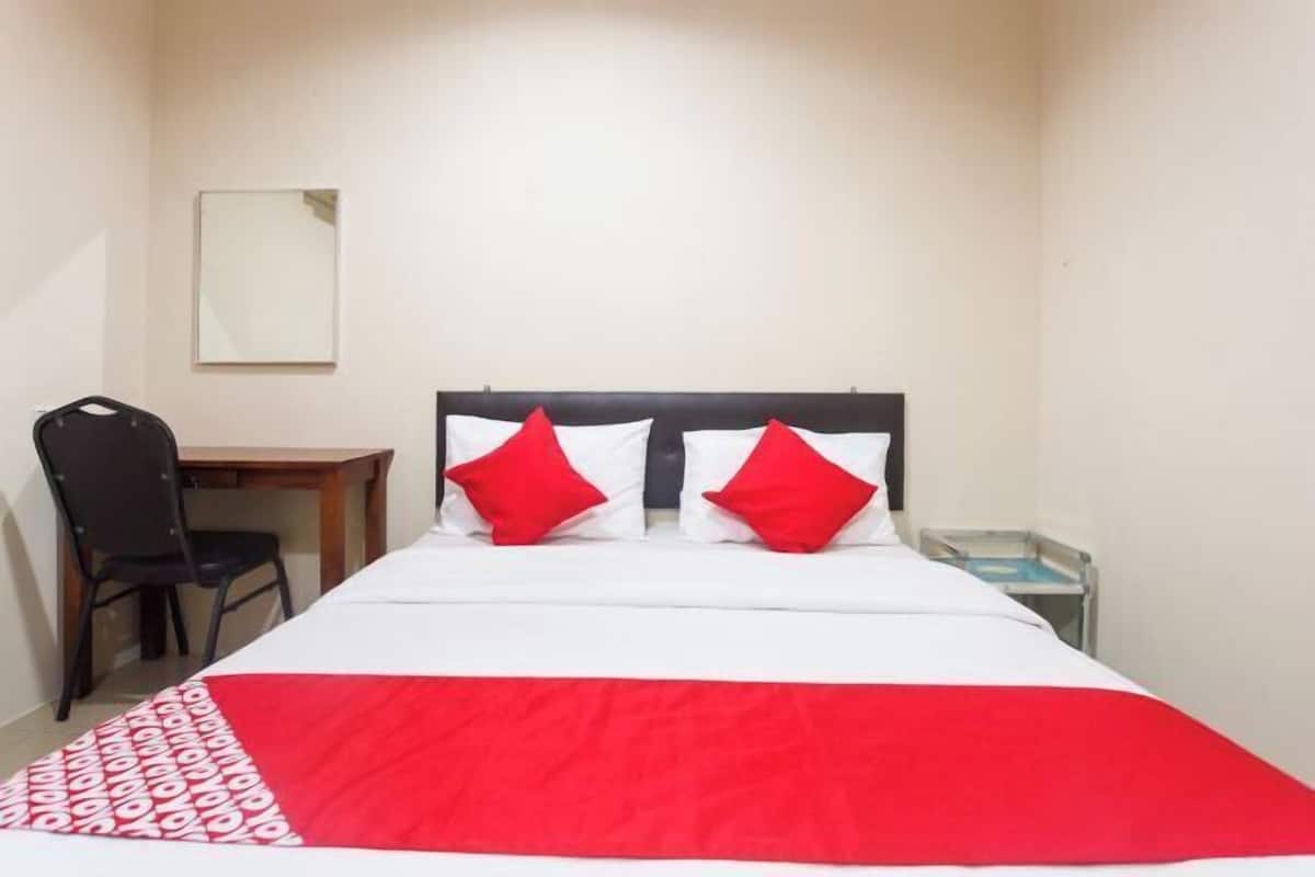 Desk, free WiFi, bed sheets