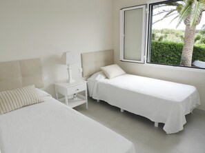 4 dormitorios, tabla de planchar con plancha, wifi y ropa de cama
