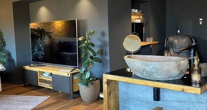 Emerald Suite, Emerald Suite