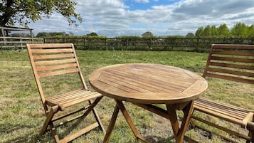 Kabin, 1 kamar tidur, akses difabel, Boleh Merokok | Tempat makan outdoor