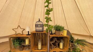 Cabin, 1 Bedroom, Accessible, Smoking | Interior