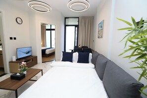 1 habitación, tabla de planchar con plancha, wifi y ropa de cama 