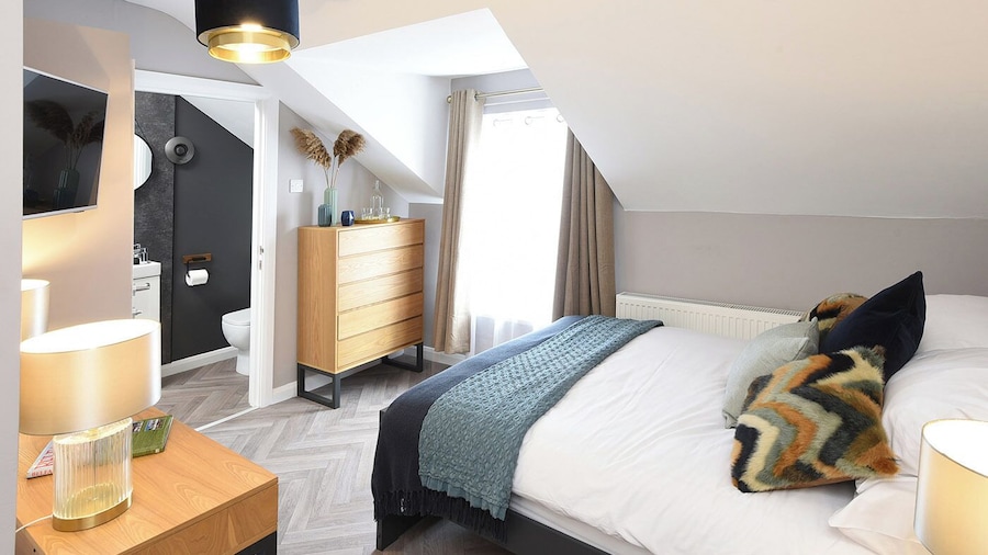 Ocho Homes by Eight Continents