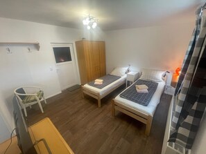 1 bedroom, WiFi, bed sheets - Vacation rooms in Eickhof: Relax in the idyllic Warnow region - Eickhof (Warnow)