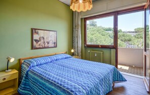 1 chambre, fer et planche à repasser, lit parapluie, Wi-Fi gratuit