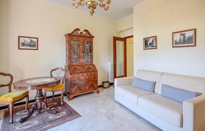 TV - 1 bedroom lovely apartment in Rapallo (Rapallo)