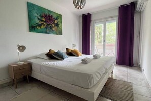 2 bedrooms, WiFi, bed sheets