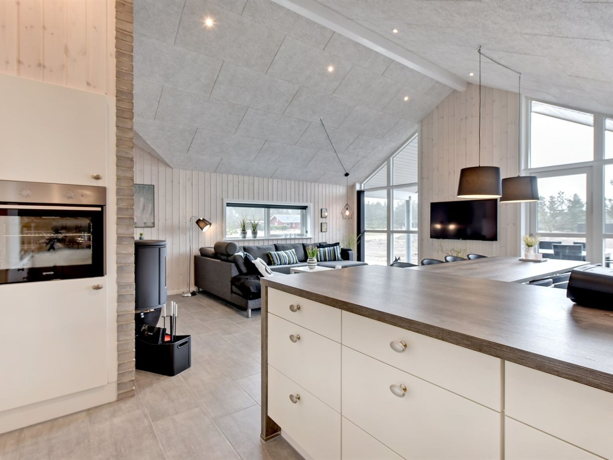 المنشأة من الداخل