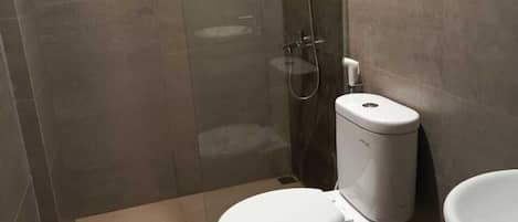 Deluxe Double Room | Bathroom | Shower, soap