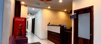 塔塔瓦德Hotel Aaditya Inn飯店