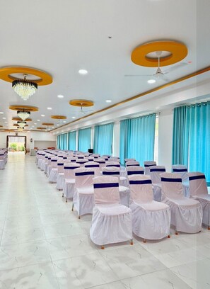 قاعة الولائم والاحتفالات