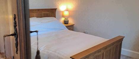 4 habitaciones, tabla de planchar con plancha y wifi gratis