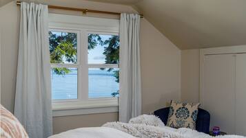 4 多间卧室、办公桌、熨斗/熨衣板、旅行婴儿床