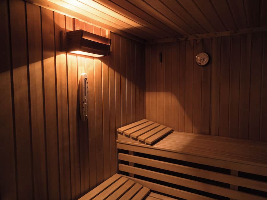 Hot stone-massage, thai-massage