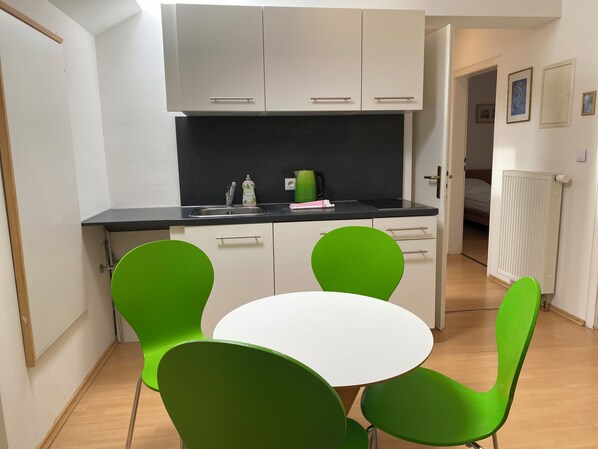 Studio | Private kitchen | High chair - Rheinischer Hof (Pfungstadt)