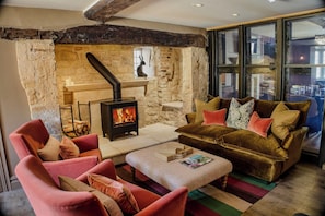 Lounge - House of George W. Davies (Broadway)